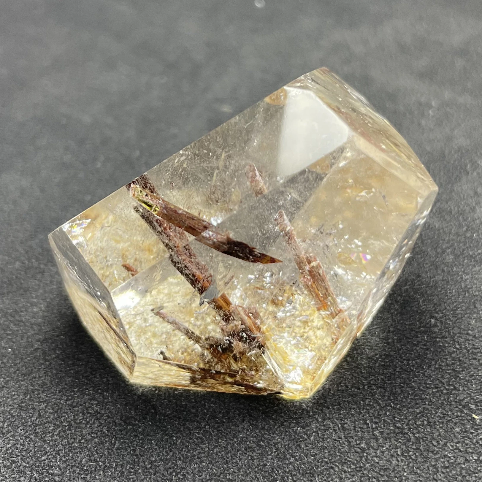 57g Natūralių Mineralų Akmens Turmalino Kristalų Laisvas Poliruoti Kvarcas Rutilated Polyhedron Reiki Gydymo Dovana Kambario Dekoro Y788